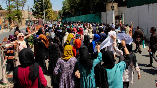 Bachelet advirtió del incumplimiento de las promesas talibanes sobre los DDHH de las mujeres