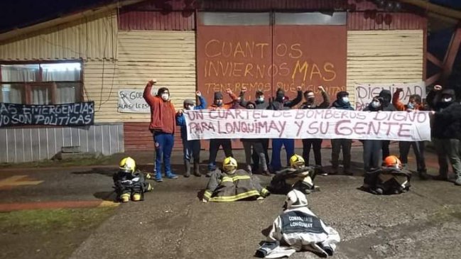 Inédita protesta de Bomberos en Lonquimay por mejores condiciones de trabajo