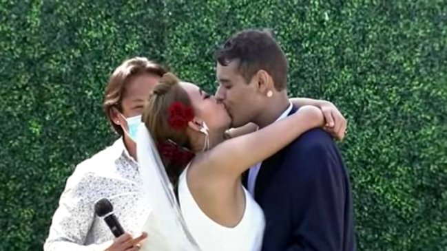 Joven se casó con su polola del colegio luego de enterarse que le quedan semanas de vida