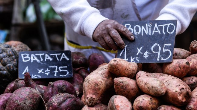 Los precios en Argentina subieron 2,5% en agosto y acumulan alza de 51,4% en un año