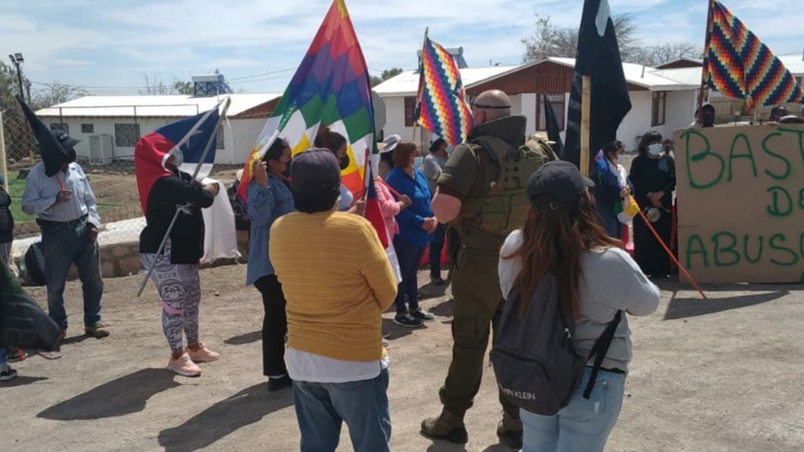 Conflicto laboral enfrenta a vecinos de Peine con empresa Albemarle