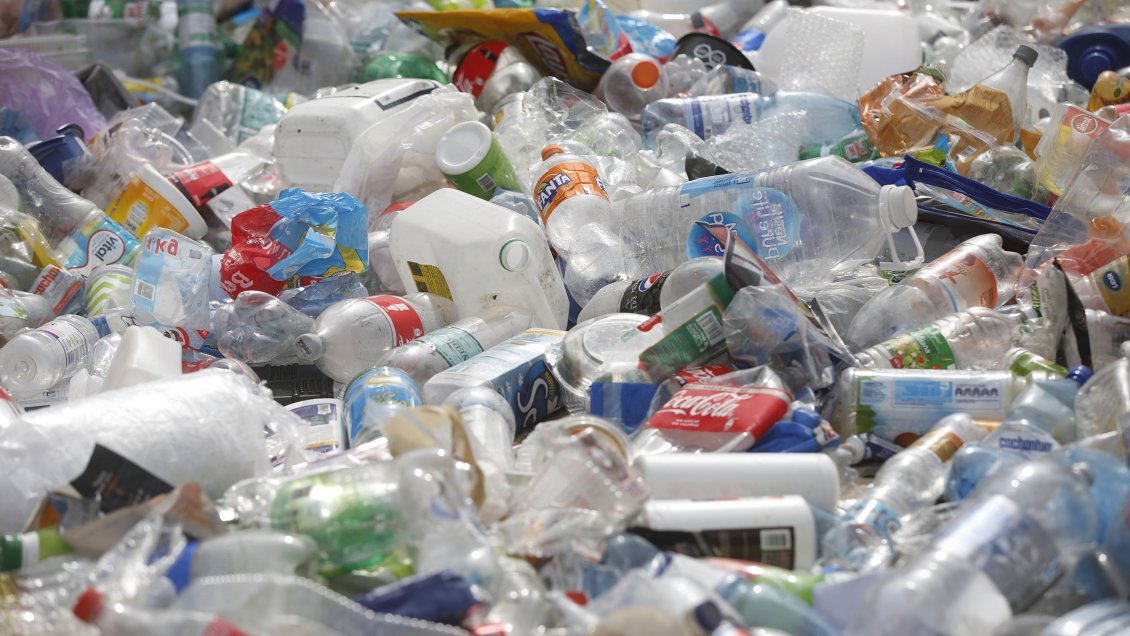 China revela plan quinquenal para controlar contaminación por plástico