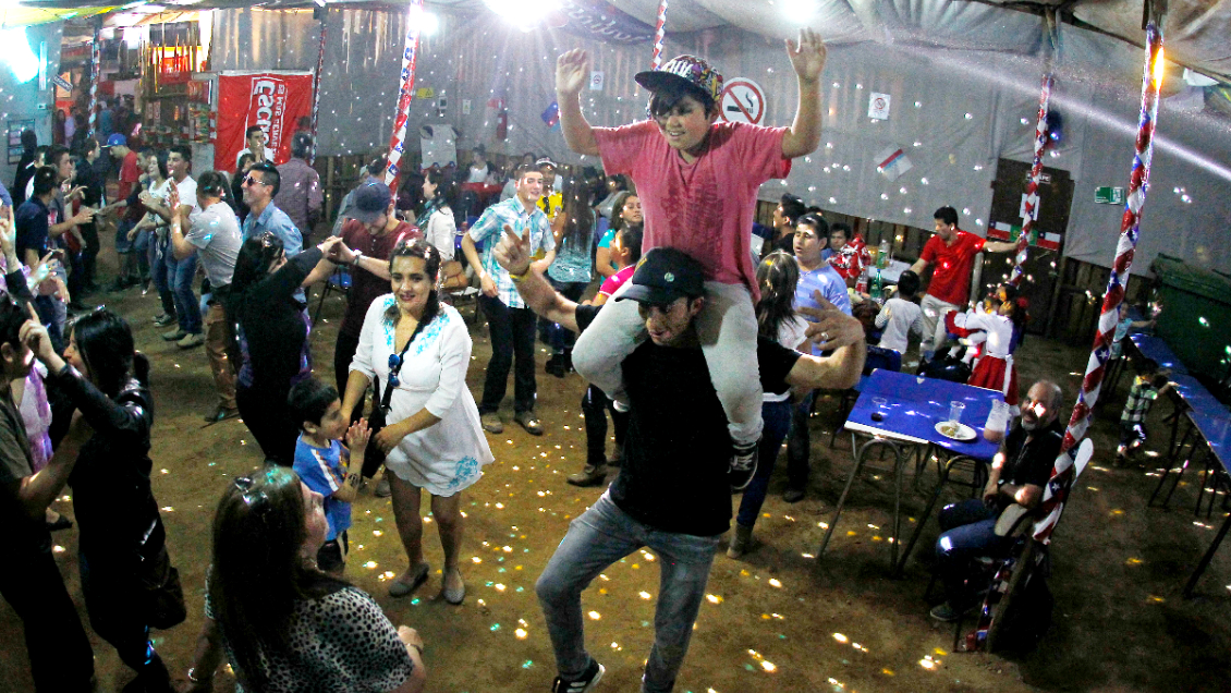 ¿Lo superamos este año?: 11 millones de cuecas y cumbias se escucharon el 