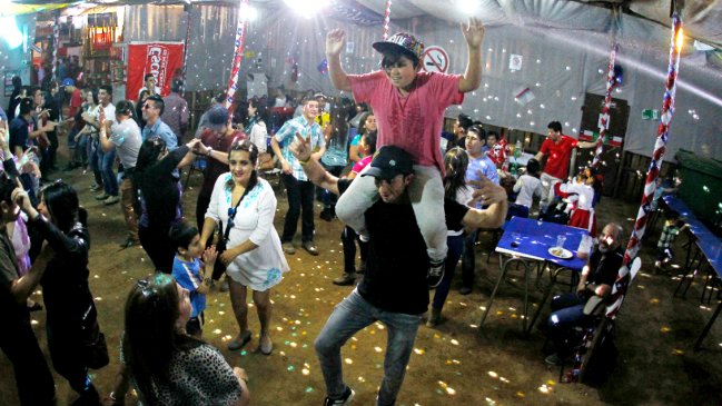 ¿Lo superamos este año?: 11 millones de cuecas y cumbias se escucharon el 