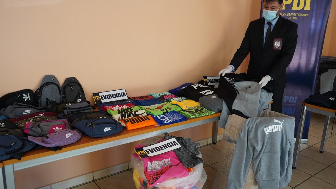 Cuatro detenidos dejó incautación de ropa falsificada en La Serena