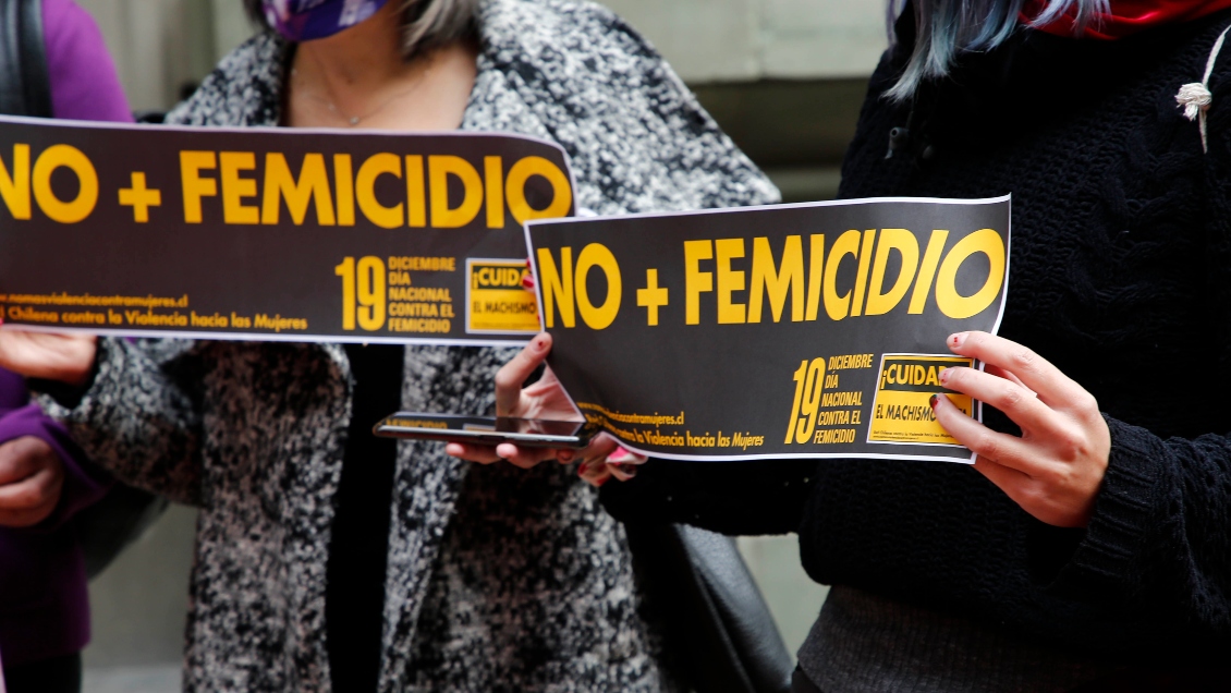 Mujer fue asesinada a cuchilladas presuntamente por su pareja en cité de Santiago Centro