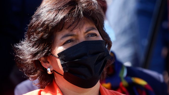 Casi 60 personalidades políticas firmaron apoyo a la candidatura de Yasna Provoste