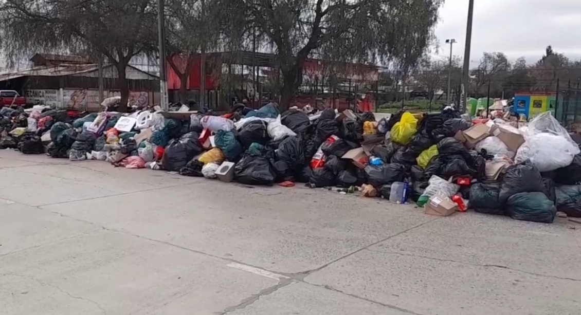Paro lleva una semana: Municipio de Talca mediará en conflicto entre recolectores y empresa privada