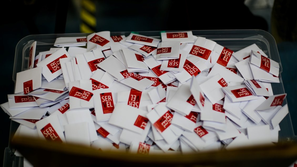 Servel no podrá asignar locales de votación cercanos a los domicilios para elecciones de noviembre