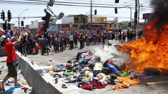 Fiscalía instruyó a la PDI investigar quema de pertenencias a migrantes en Iquique