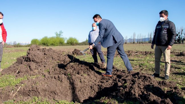 Colocan primera piedra de proyecto Valle Los Parrones de Santa Cruz