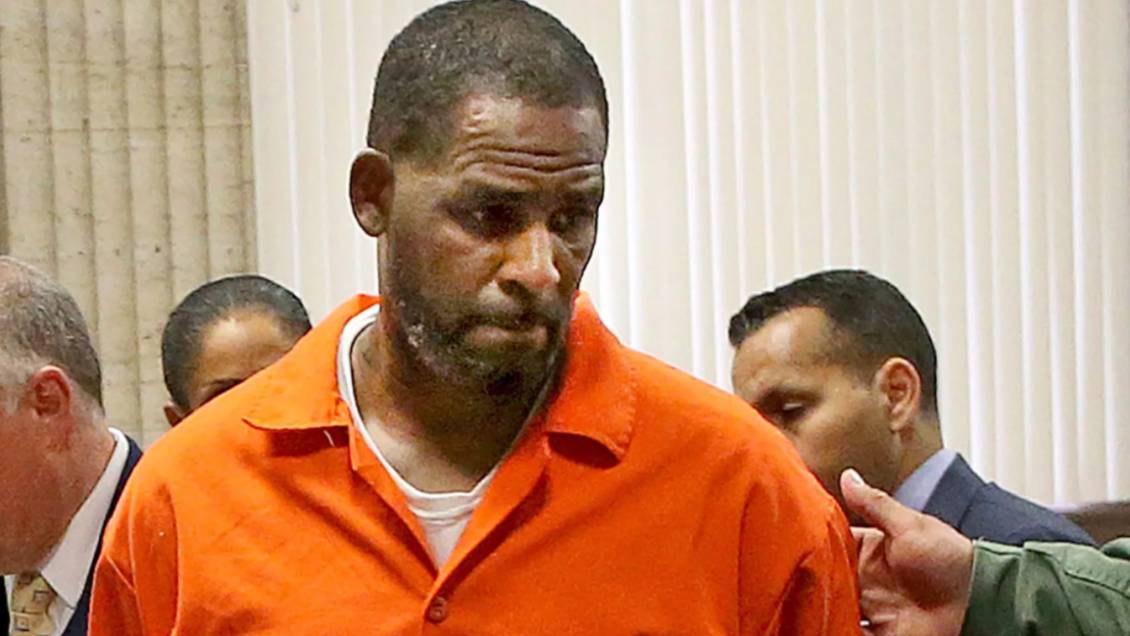Cantante R. Kelly fue declarado culpable de crimen organizado y tráfico sexual