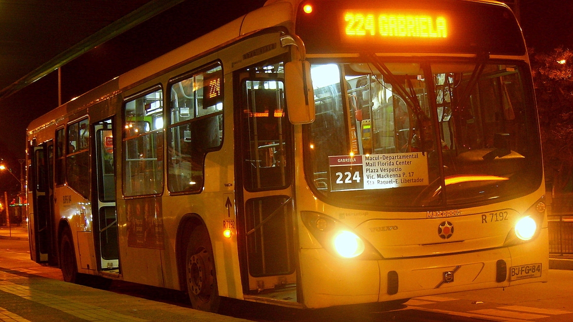 Con el fin del toque de queda, regresan las micros de trasnoche