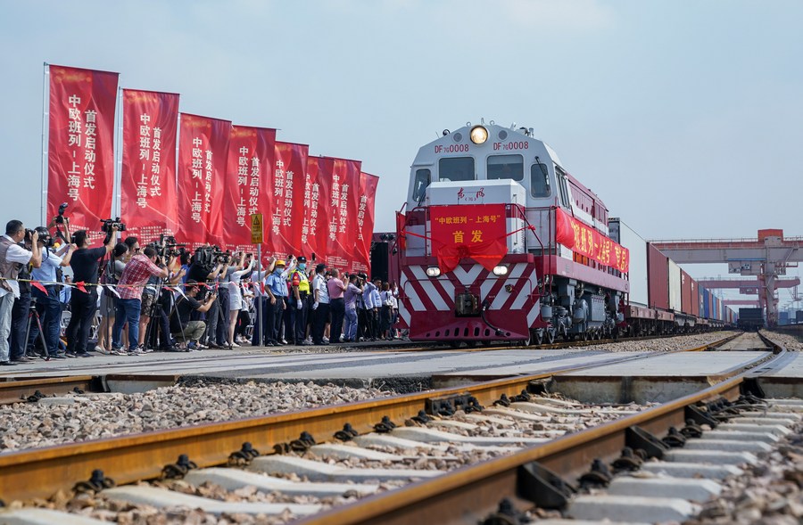 Shanghai lanza su primer tren de carga China-Europa