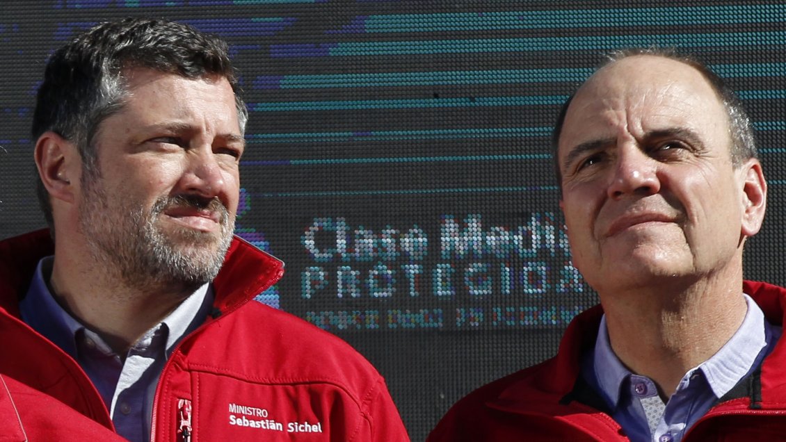 Retiro de fondos: Monckeberg enmarcó la confesión de Sichel en una 