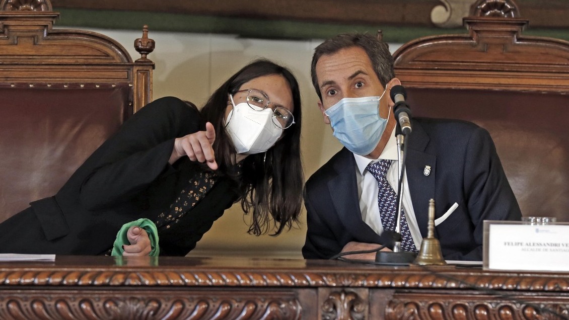 Municipalidad de Santiago querelló a ex funcionarios de la era Alessandri por fraude en horas extras