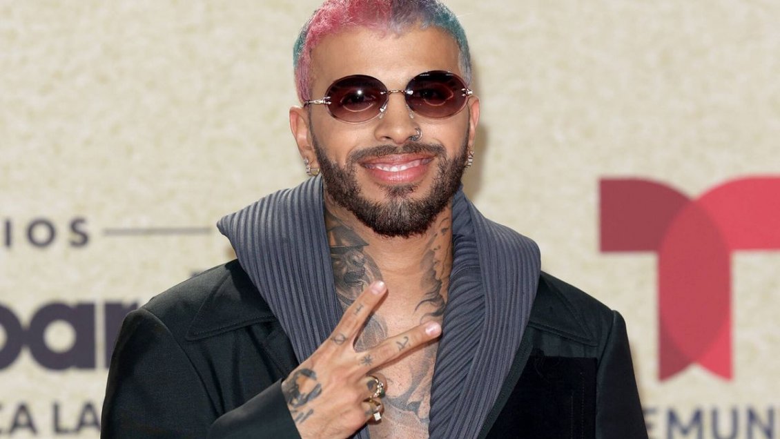 Rauw Alejandro consigue que 9 mil personas bailen reguetón sentadas