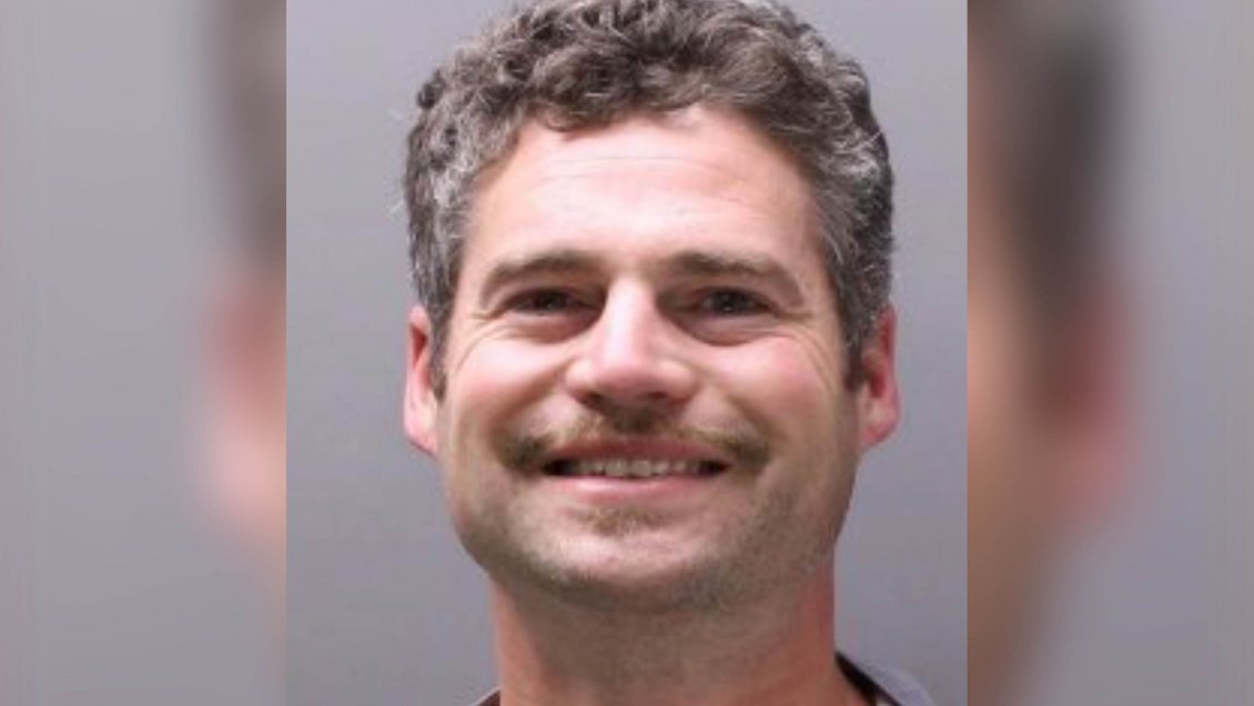 Hombre mató a tres compañeros de trabajo a batazos y cuchilladas en EE.UU.