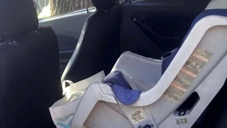 Mujer dejó a su bebé encerrado en el auto mientras iba a un centro de estética