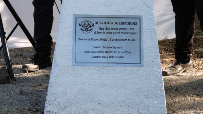 Instalan primera piedra de cuartel definitivo de Tercera Compañía de Bomberos de Olivar