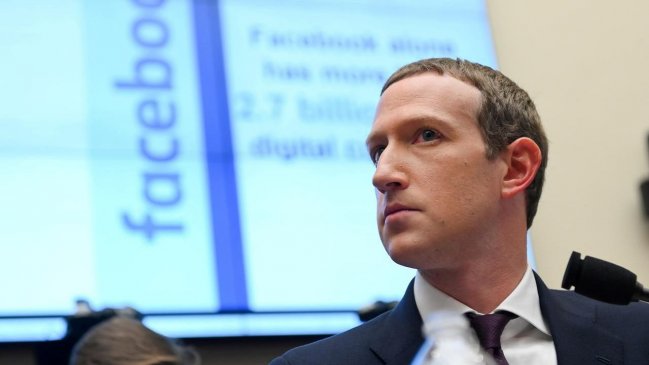 Zuckerberg niega que Facebook anteponga los beneficios a la seguridad