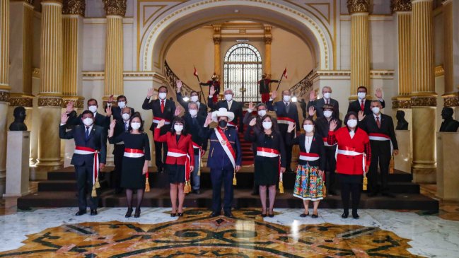 Gobierno peruano oficializó al nuevo gabinete tras la renuncia de todos los ministros