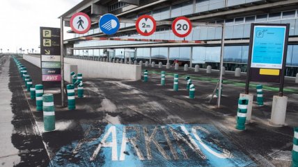  Ceniza del volcán de La Palma deja el aeropuerto de la isla inoperativo  