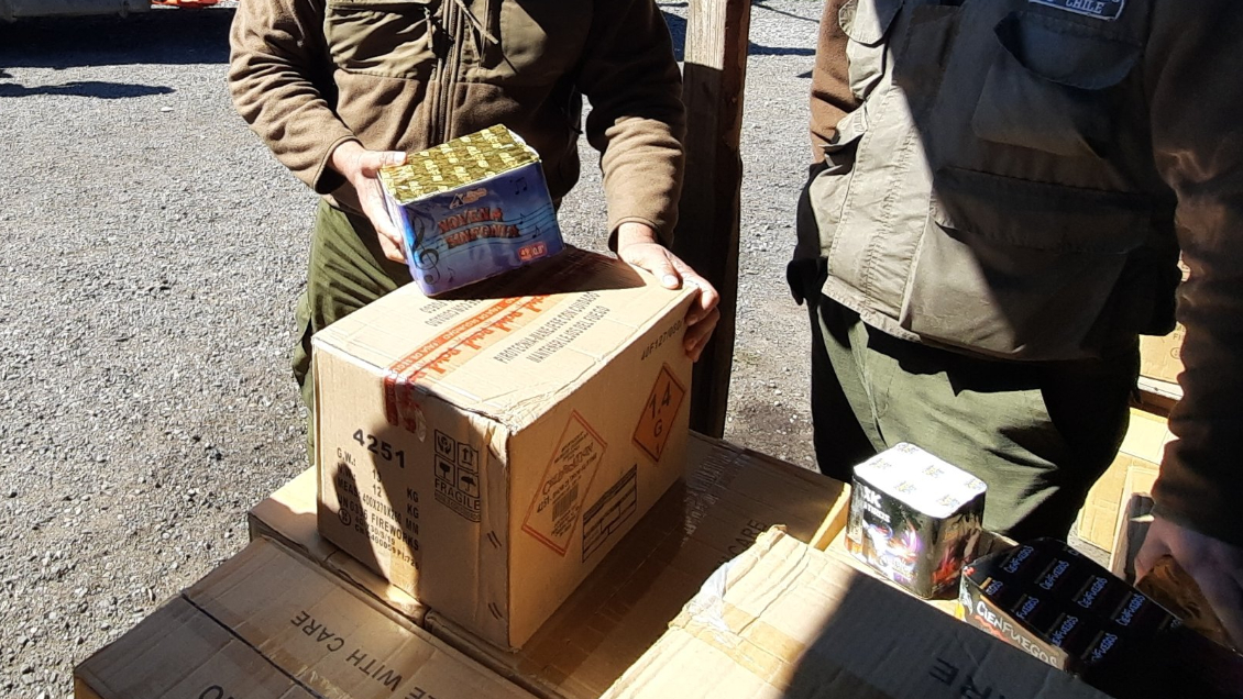 Coyhaique: Tribunal determinó mantener con arresto domiciliario a contrabandistas de fuegos artificiales