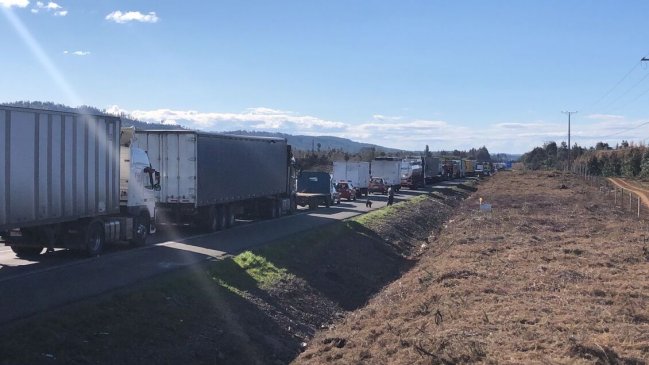 Camioneros retomarán el martes el corte de la Ruta 5 Sur