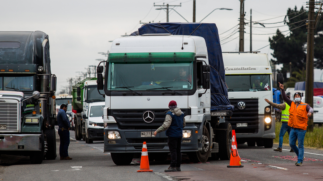 Camioneros depusieron el paro en rutas de la macrozona sur