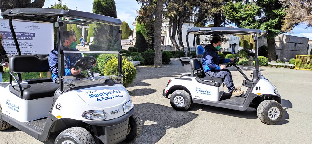 Cementerio Municipal de Punta Arenas estrenó vehículos de traslado para personas mayores y con movilidad reducida