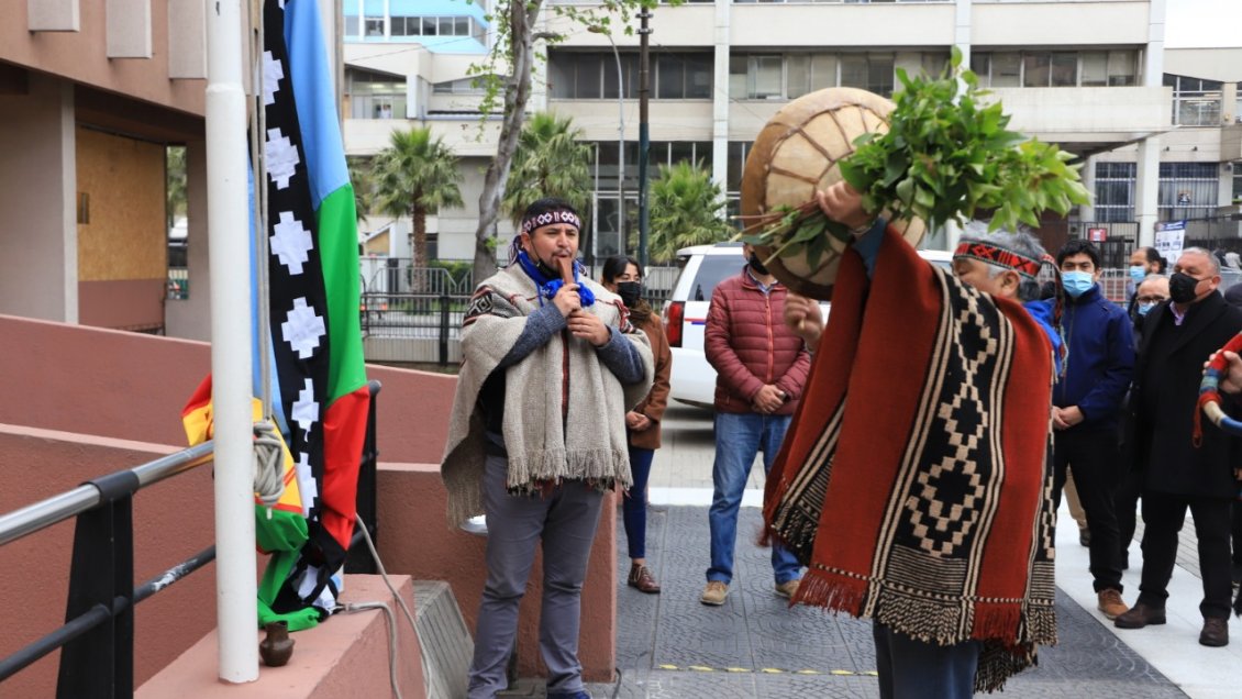 Gobernación de Valparaíso izó bandera mapuche: 
