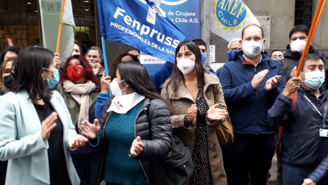 Gremios de la Salud exigen más presupuesto y rechazan recorte de personal Covid