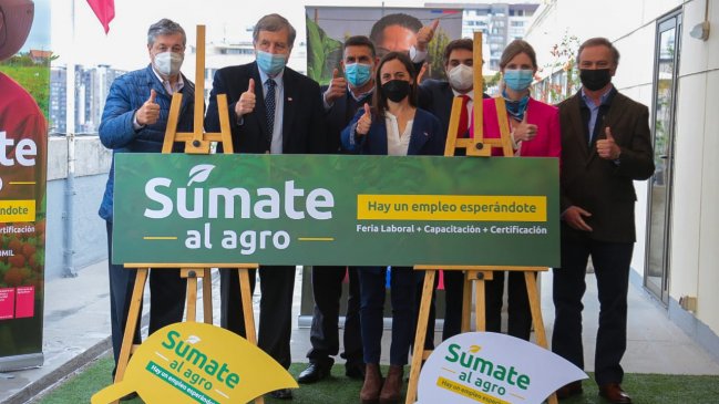 Gobierno le da una mano a agricultores y lanza campaña pro empleo del sector
