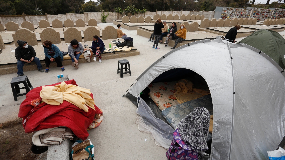 Tras 11 días, deponen huelga seca en el cementerio de Playa Ancha