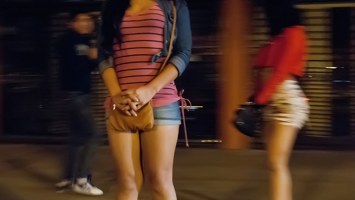 Presidente español prometió abolir la prostitución