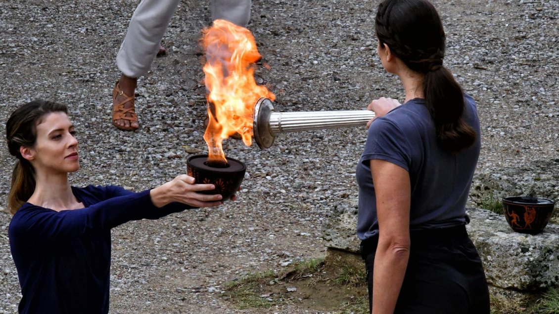 La llama de Pekín se enciende en Olimpia para los Juegos de Invierno