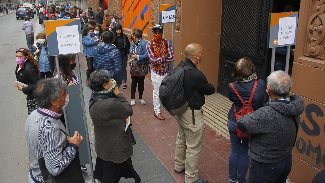 Tras alza de tasas, Sernac 