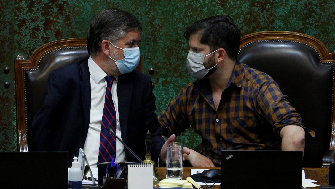 Diputado Undurraga insiste en críticas a proyecto de indultos: Estamos cansados de los tuits de Boric