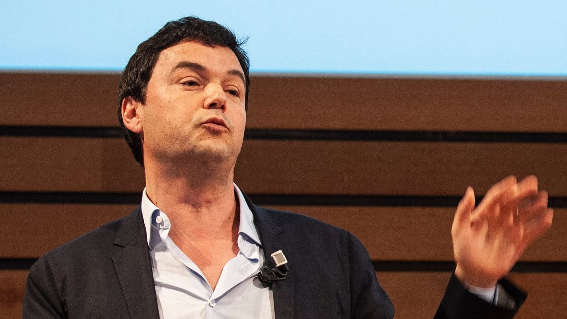 Thomas Piketty dialogó con constituyentes y les propuso medidas por mayor 