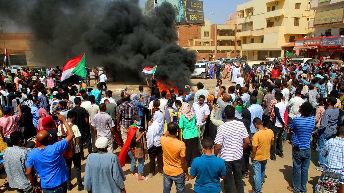 Golpe de Estado en Sudán: Militares arrestaron al primer ministro y miembros del gabinete