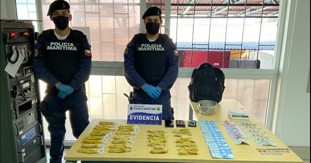 Dos hombres fueron detenidos en Tocopilla por transportar ovoides con drogas