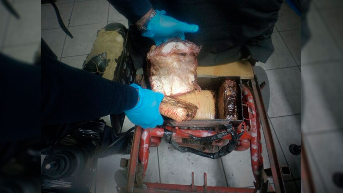 Aduanas detectó droga en silla de ruedas, tablas de planchas y envases de jugo
