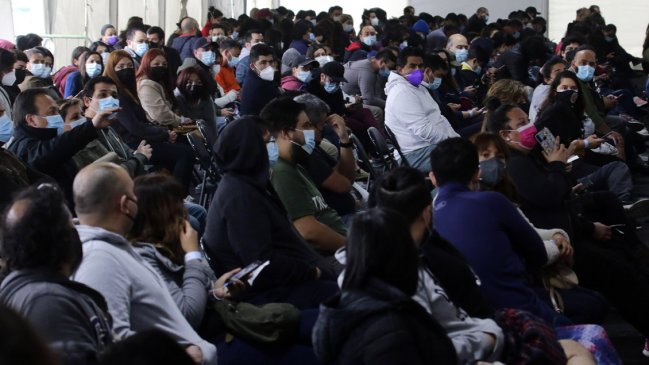 Minsal implementará nuevas medidas para mitigar las largas filas y esperas en vacunatorios