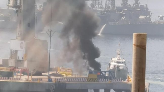 Pescadores retomaron protesta: Quemaron defensa en el Puerto de Valparaíso