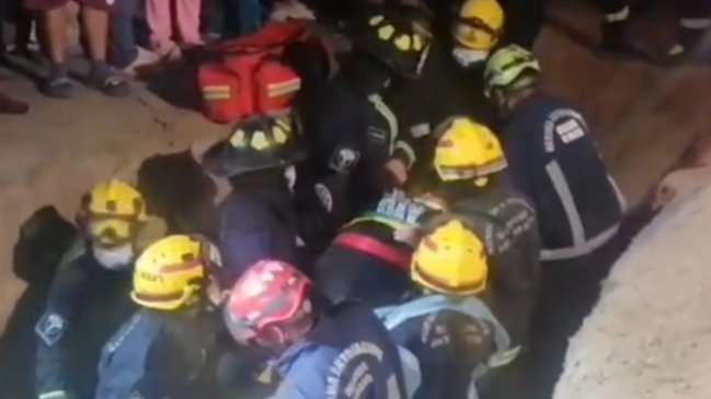 Mujer fue rescatada desde cámara de alcantarillado en Antofagasta