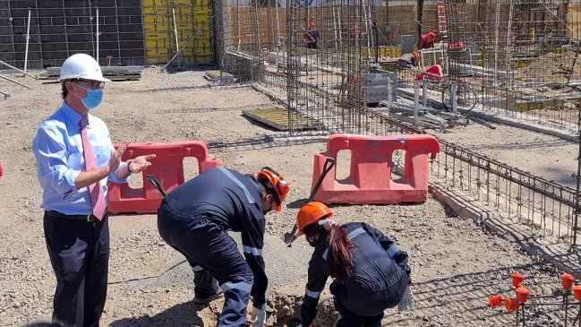 Realizan ceremonia de instalación de primera piedra en obras de reposición de liceo de San Fernando