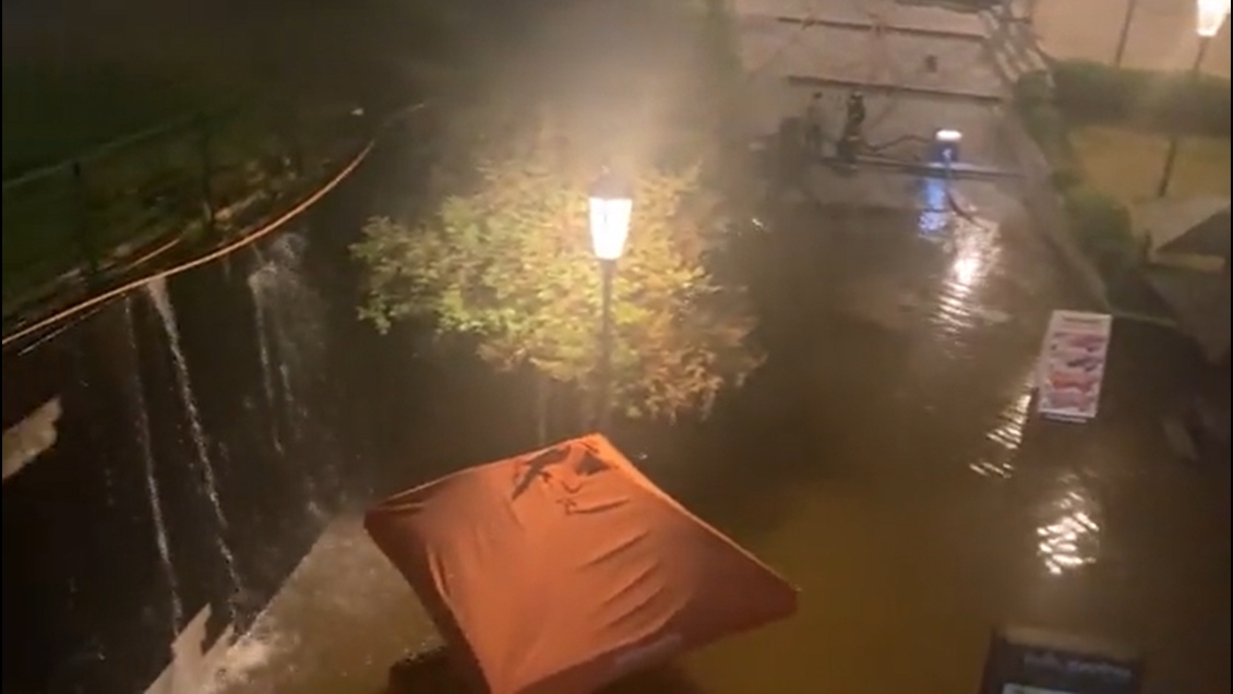 Locatarios del Subcentro de Escuela Militar advirtieron pérdidas millonarias tras rotura de matriz