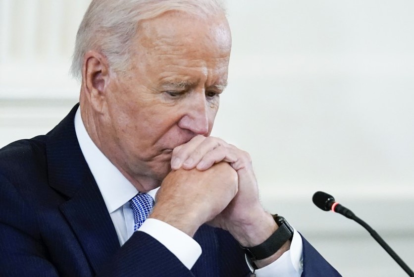 Joe Biden no aguantó el sueño y se durmió en los discursos iniciales de la Cop 26