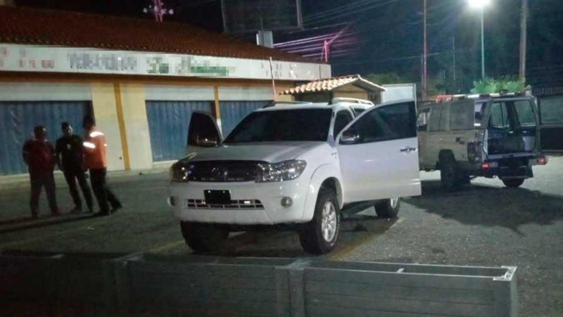 Militar murió teniendo sexo en su auto: Amante le disparó accidentalmente